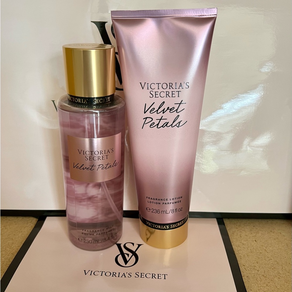 Victoria’s Secret Velvet Petals Mists & Lotion 236 ml. Brand new & sealed